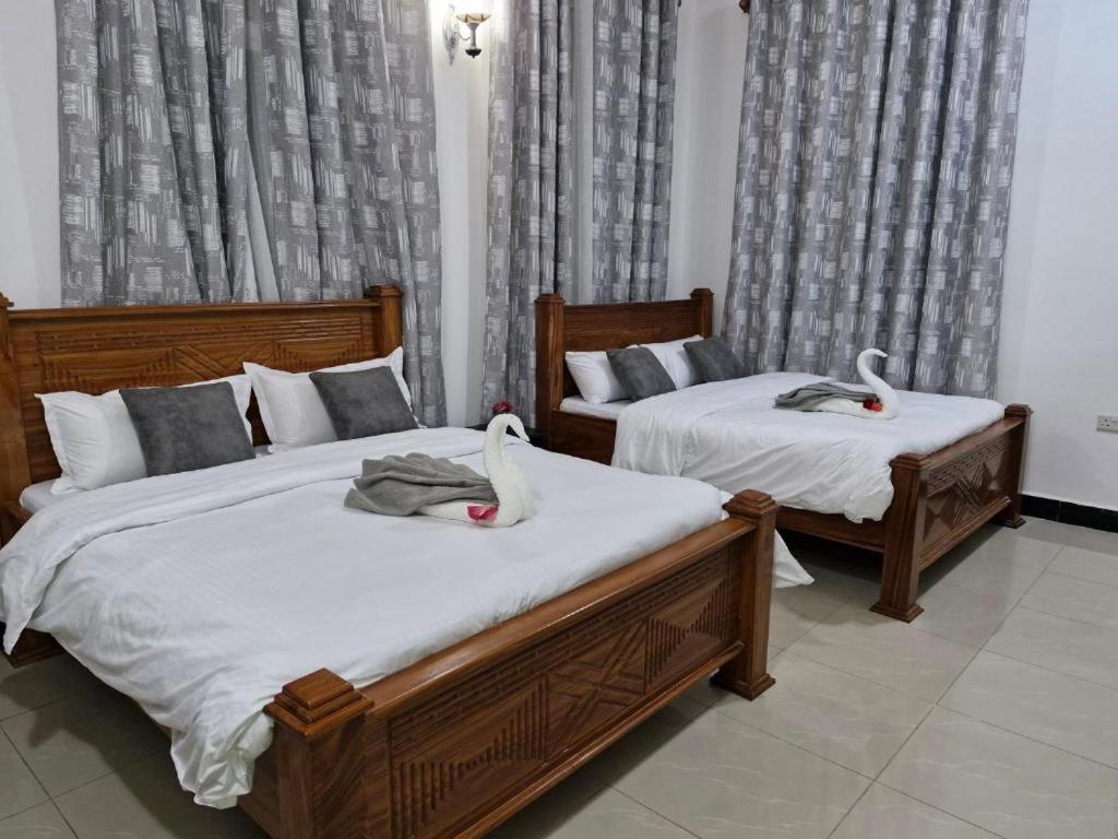 64 Zenj House Luxury Airport B&B Mbweni Экстерьер фото