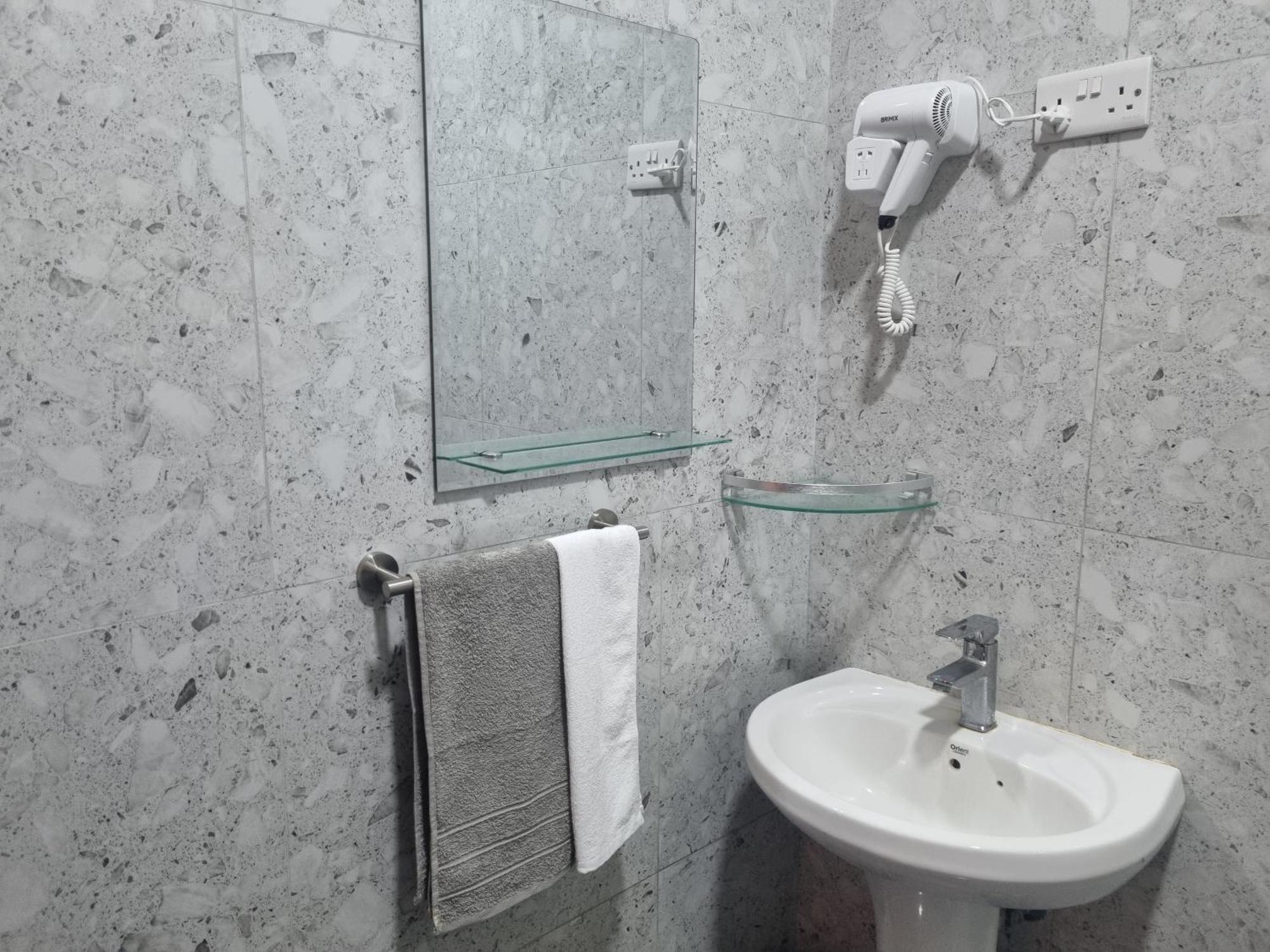 64 Zenj House Luxury Airport B&B Mbweni Экстерьер фото