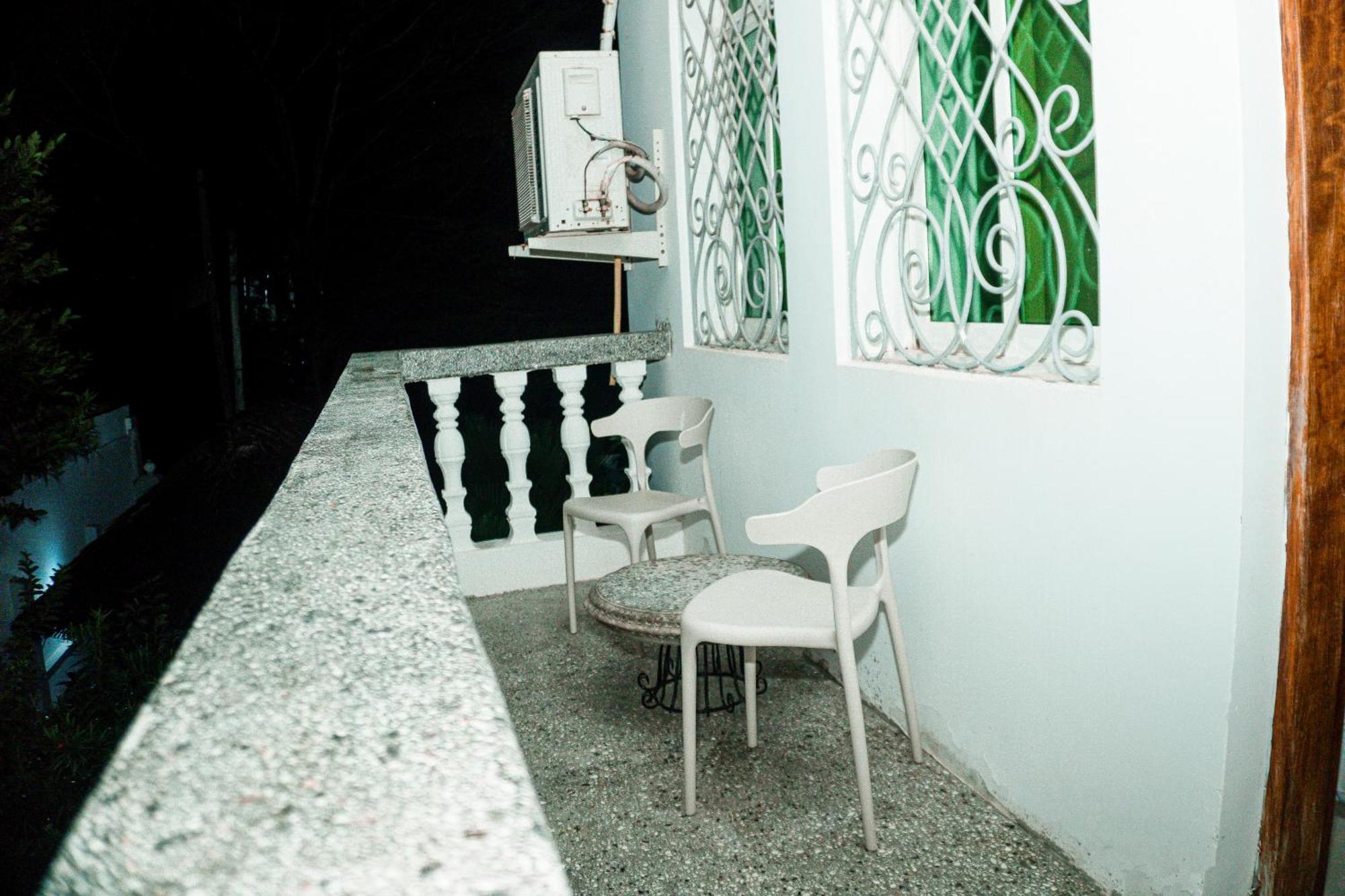 64 Zenj House Luxury Airport B&B Mbweni Экстерьер фото