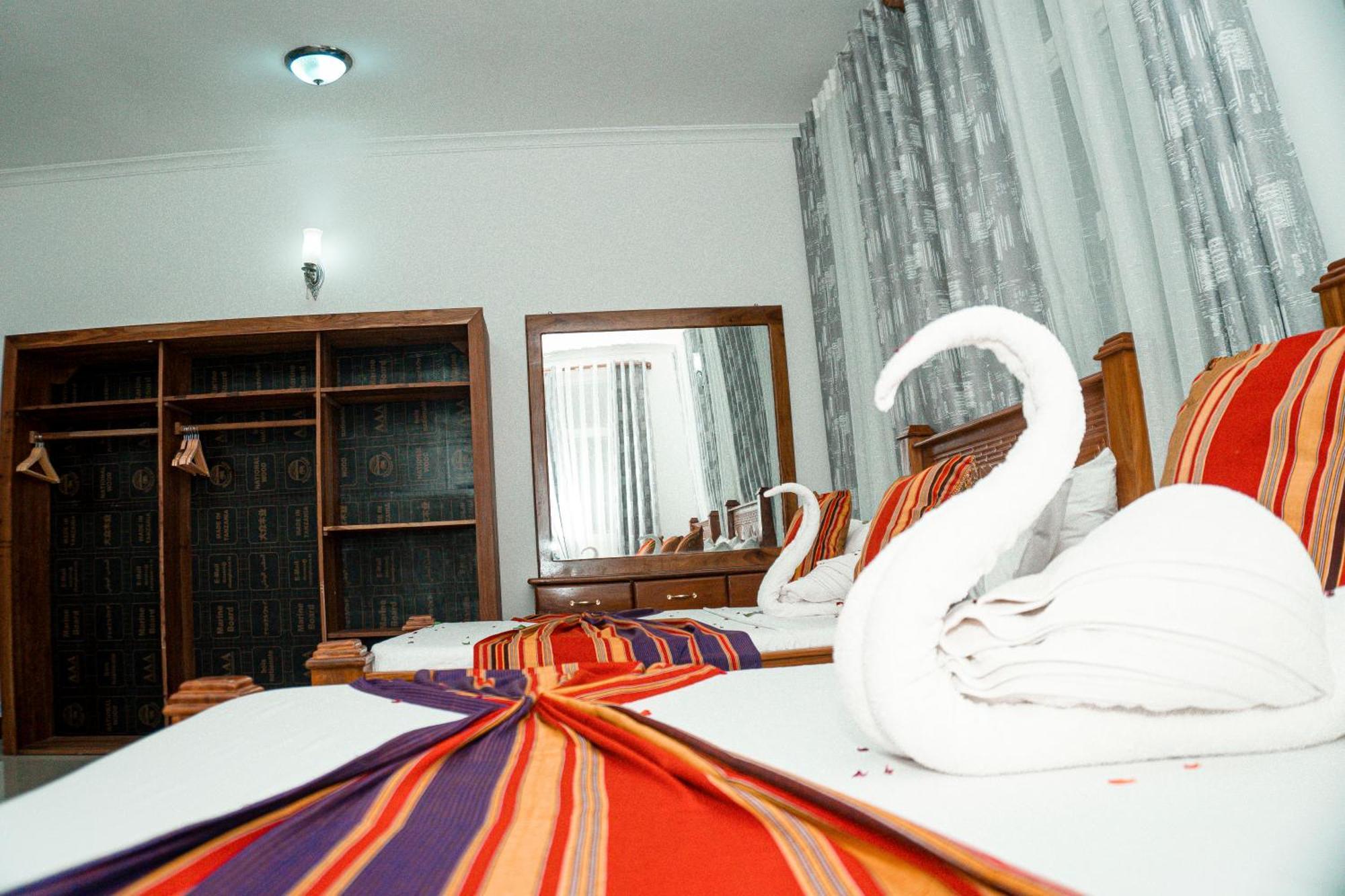 64 Zenj House Luxury Airport B&B Mbweni Экстерьер фото