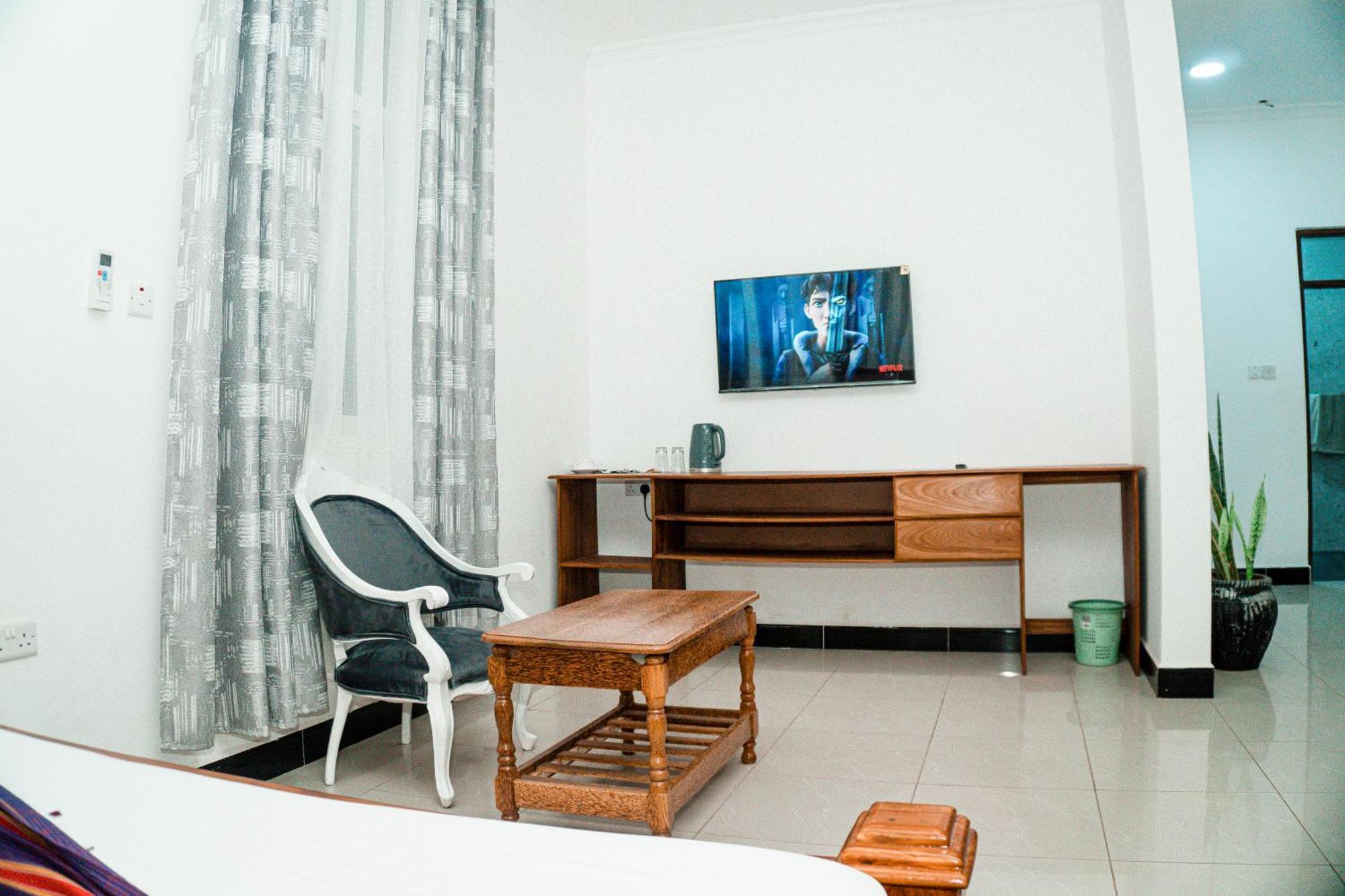 64 Zenj House Luxury Airport B&B Mbweni Экстерьер фото