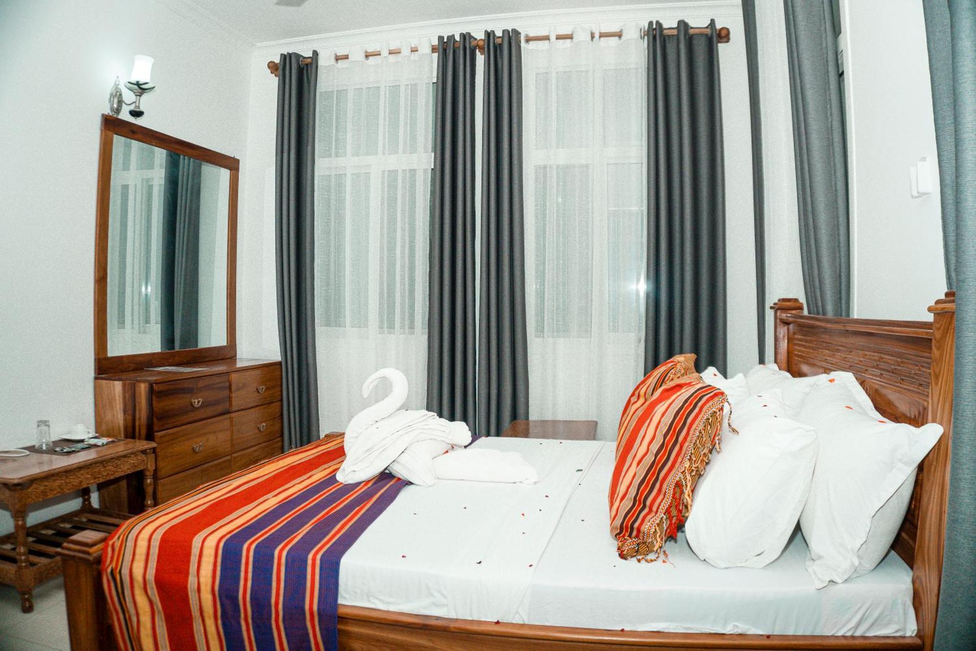 64 Zenj House Luxury Airport B&B Mbweni Экстерьер фото