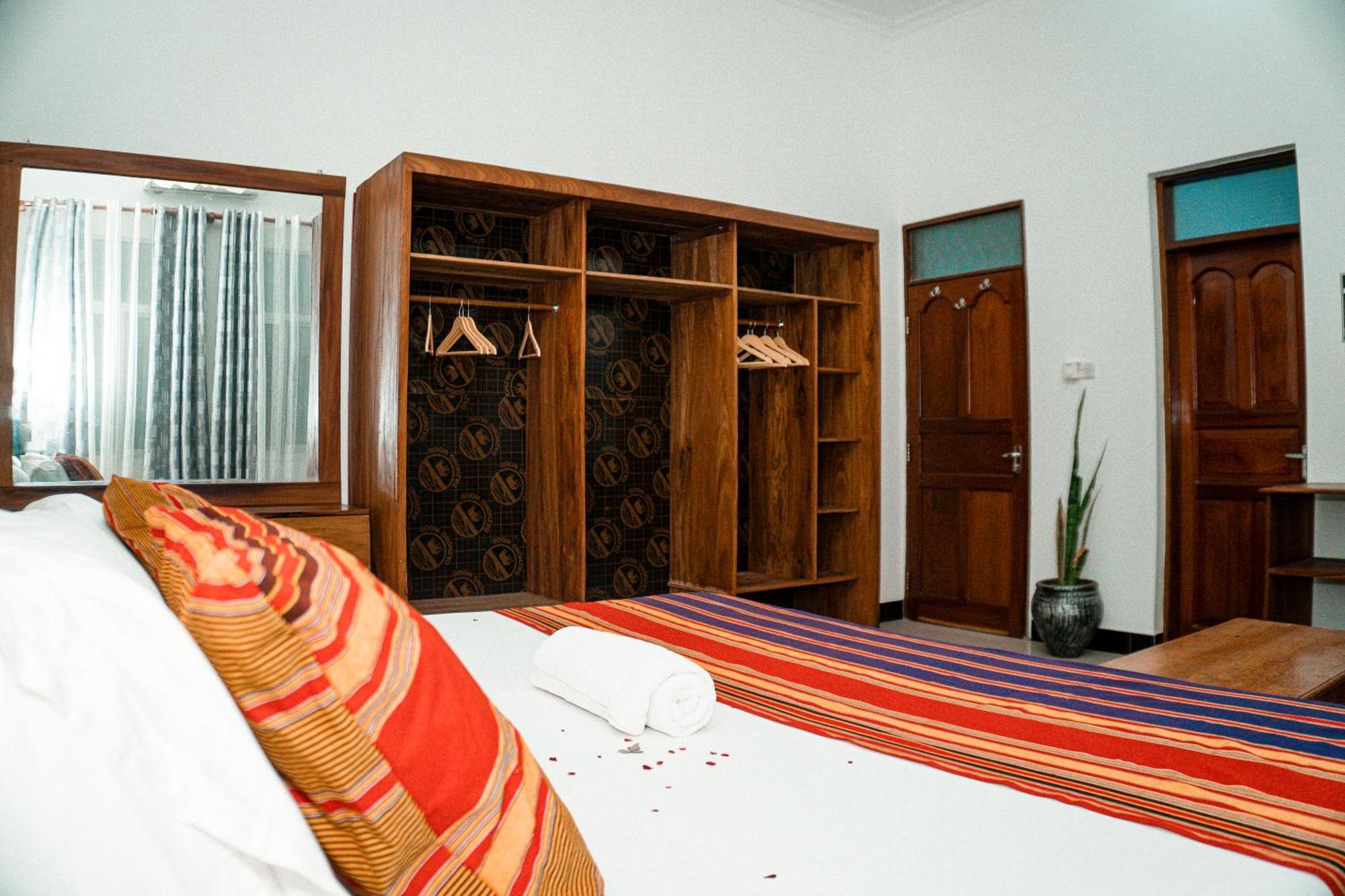 64 Zenj House Luxury Airport B&B Mbweni Экстерьер фото