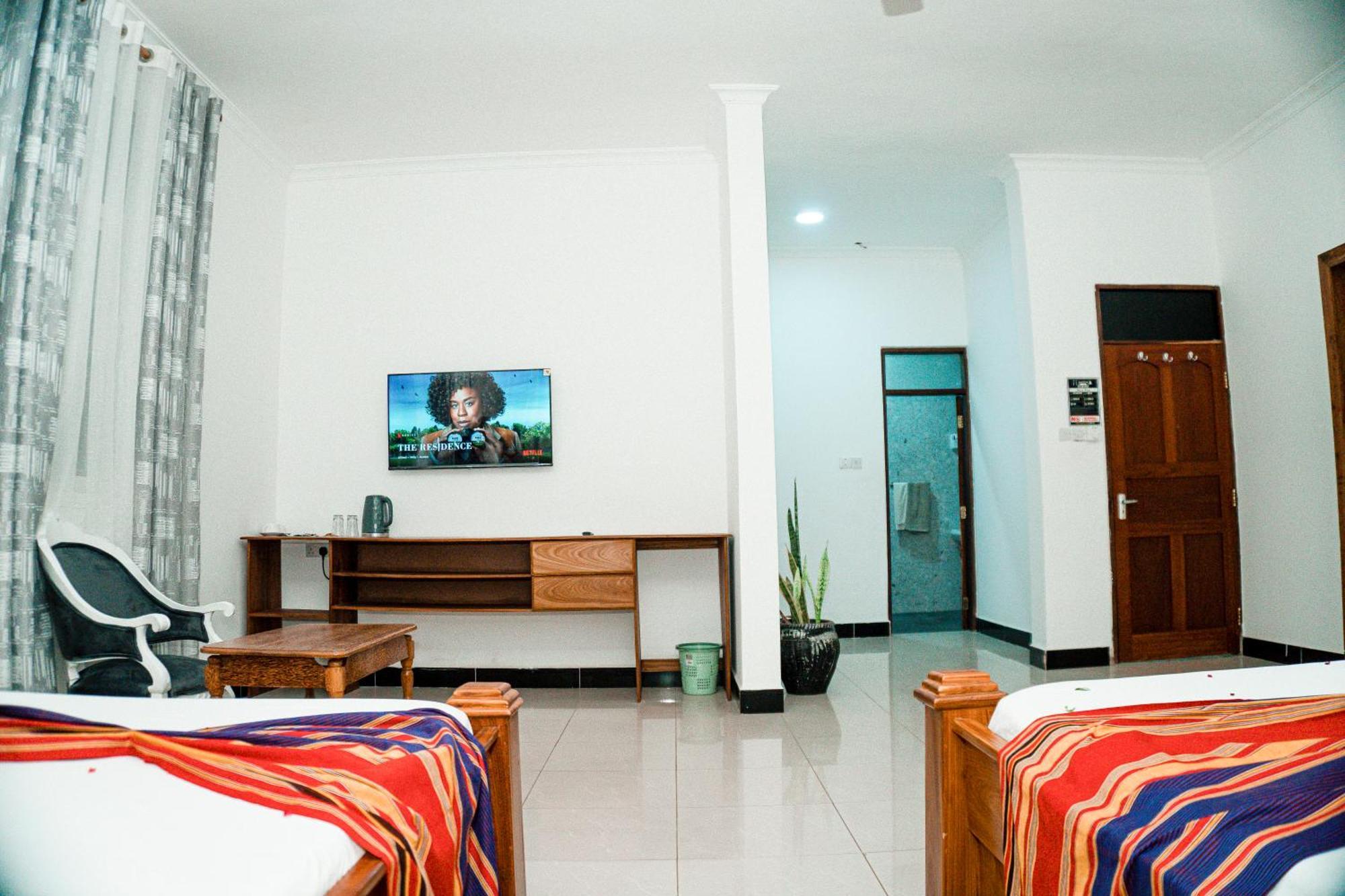 64 Zenj House Luxury Airport B&B Mbweni Экстерьер фото