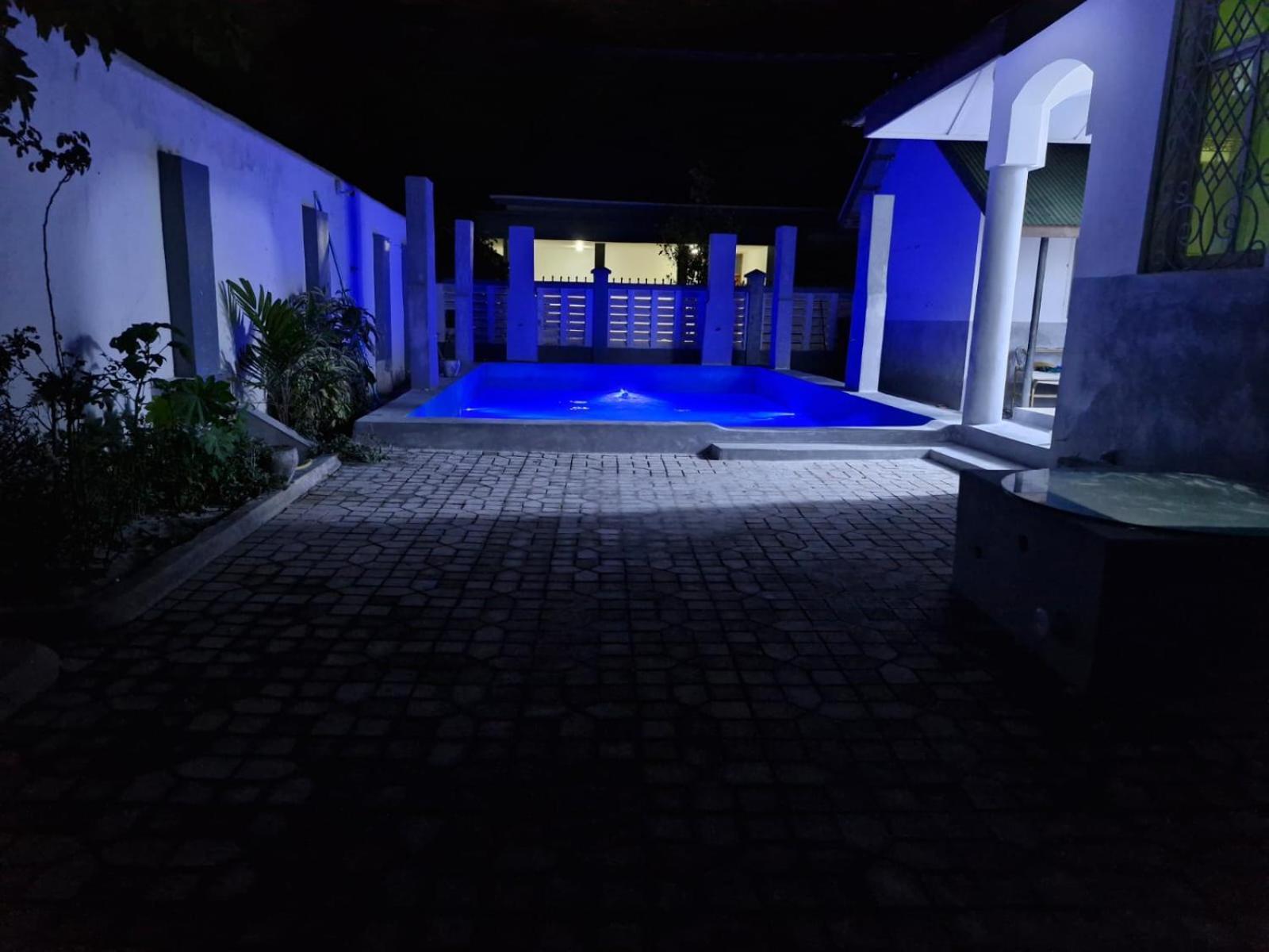 64 Zenj House Luxury Airport B&B Mbweni Экстерьер фото